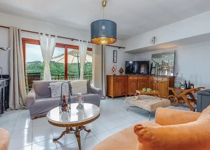 Appartamento As With Swimming Pool And A Large Yard *