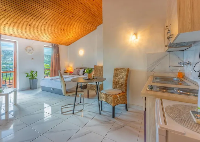Appartamento As With Swimming Pool And A Large Yard Bribir (Primorje-Gorski Kotar)