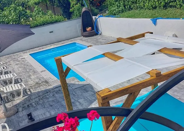 Appartamento As With Swimming Pool And A Large Yard