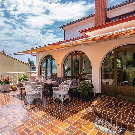 As With Swimming Pool And A Large Yard * Bribir